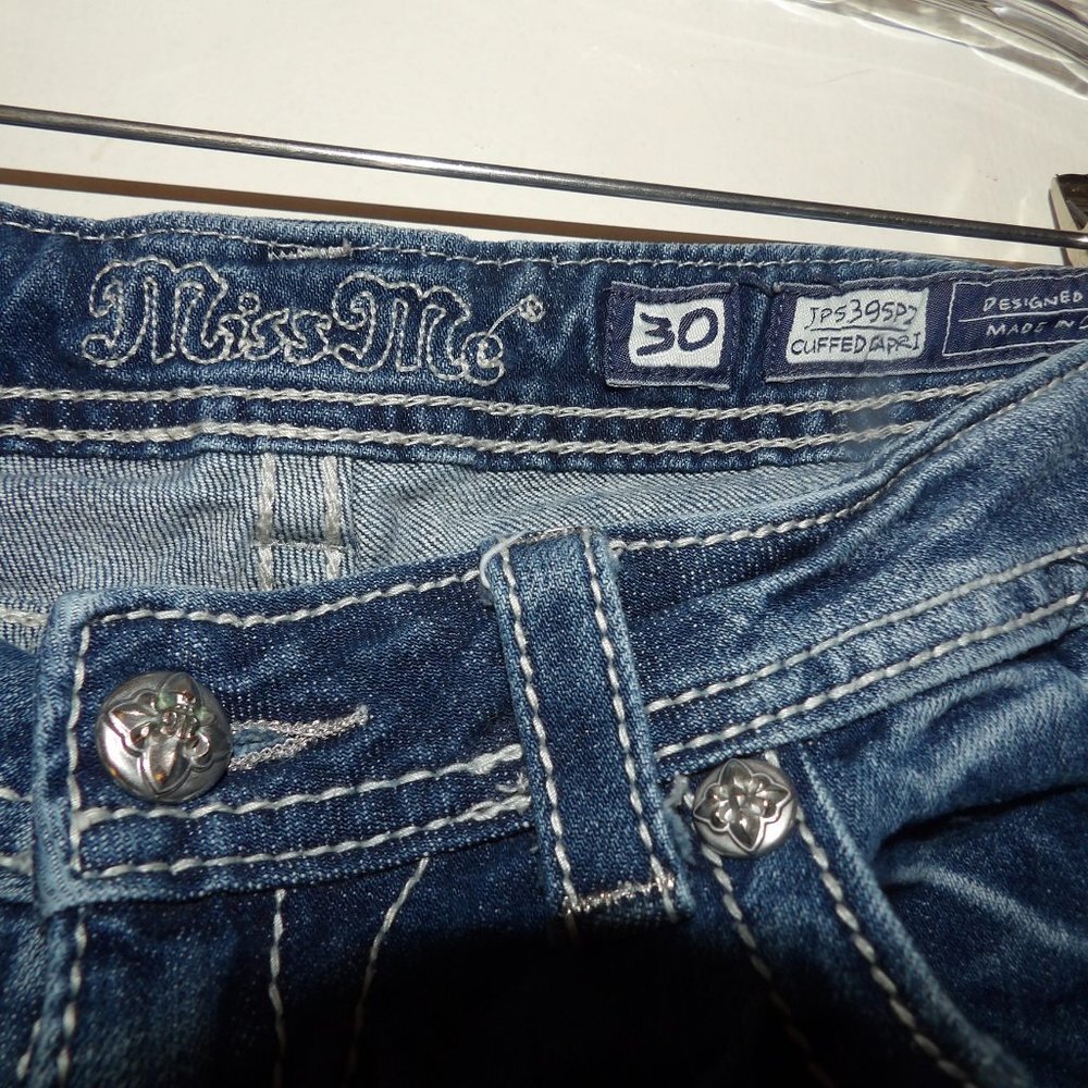 Miss Me Leather & Stud Embellished Back Pockets JPS395P2  Capri Jeans Sz 30 - Picture 6 of 9